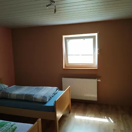 Monteur - - Marburg-biedenkopf - Steffenberg - Mit Balkon Obereisenhausen