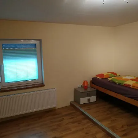Monteur - - Marburg-biedenkopf - Steffenberg - Mit Balkon *
